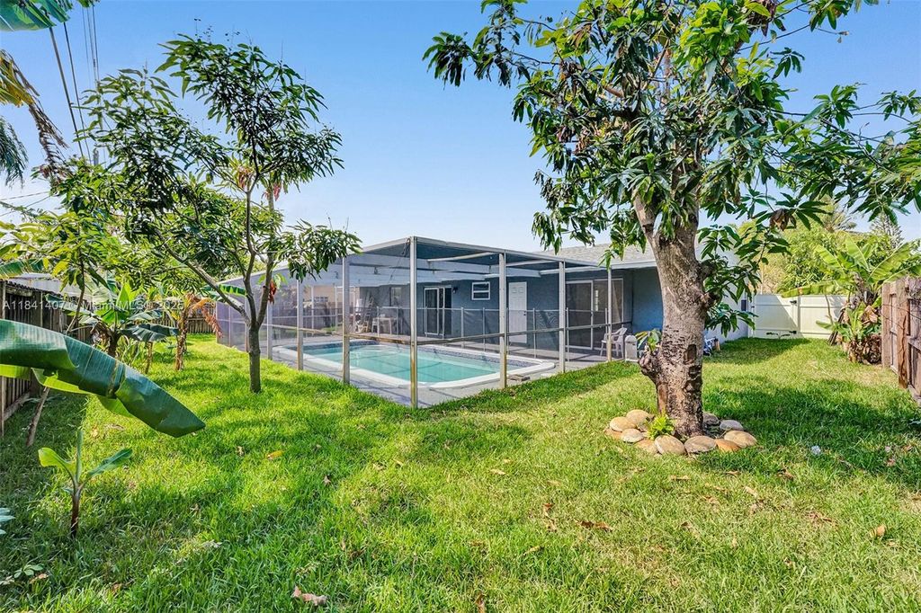 Photo of 2132 SW 13th St, Delray Beach, FL 33445 (MLS # A11841407)