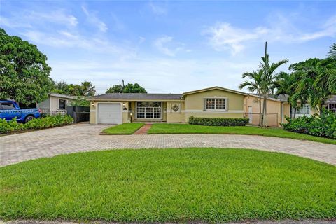 Photo of 7733 Biltmore Blvd, Miramar, FL 33023 (MLS # A11872923)