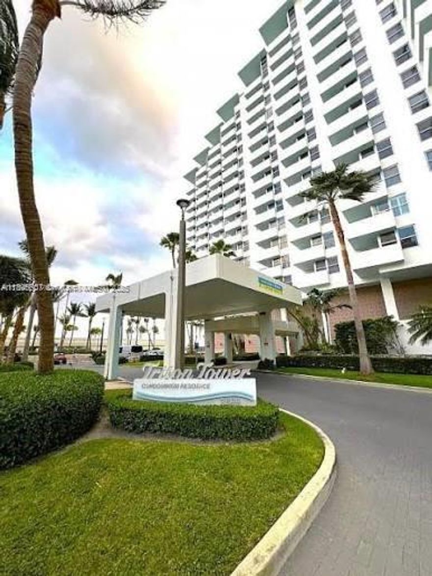 17th floor looking over the city Steps away from the beach! Conveniently 1 bedroom location , many amenities gym , pool and beach access, surrounded by restaurants and convenience stores, cable and internet included in rent.
