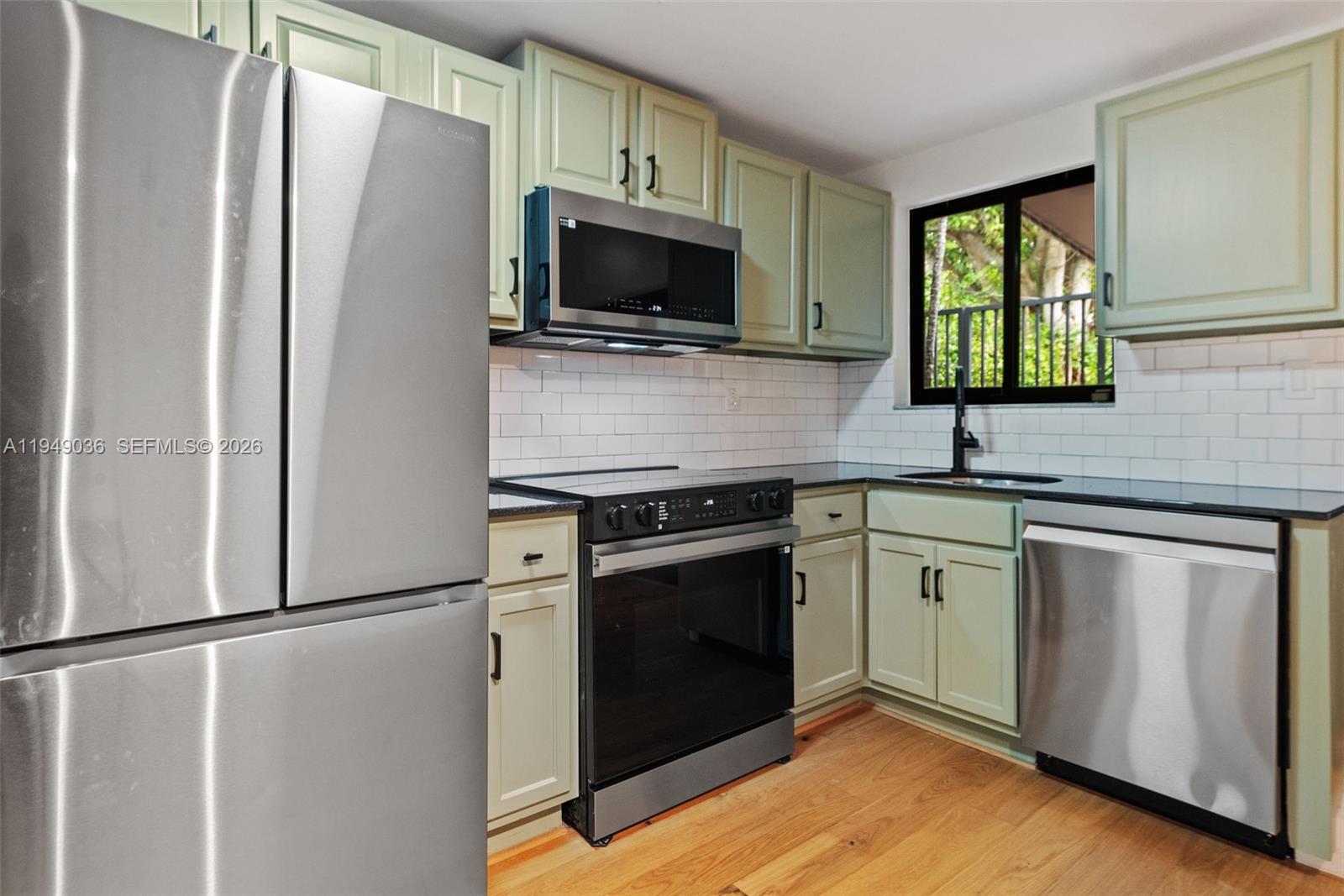 GROVE VILLAS CONDO - Residential