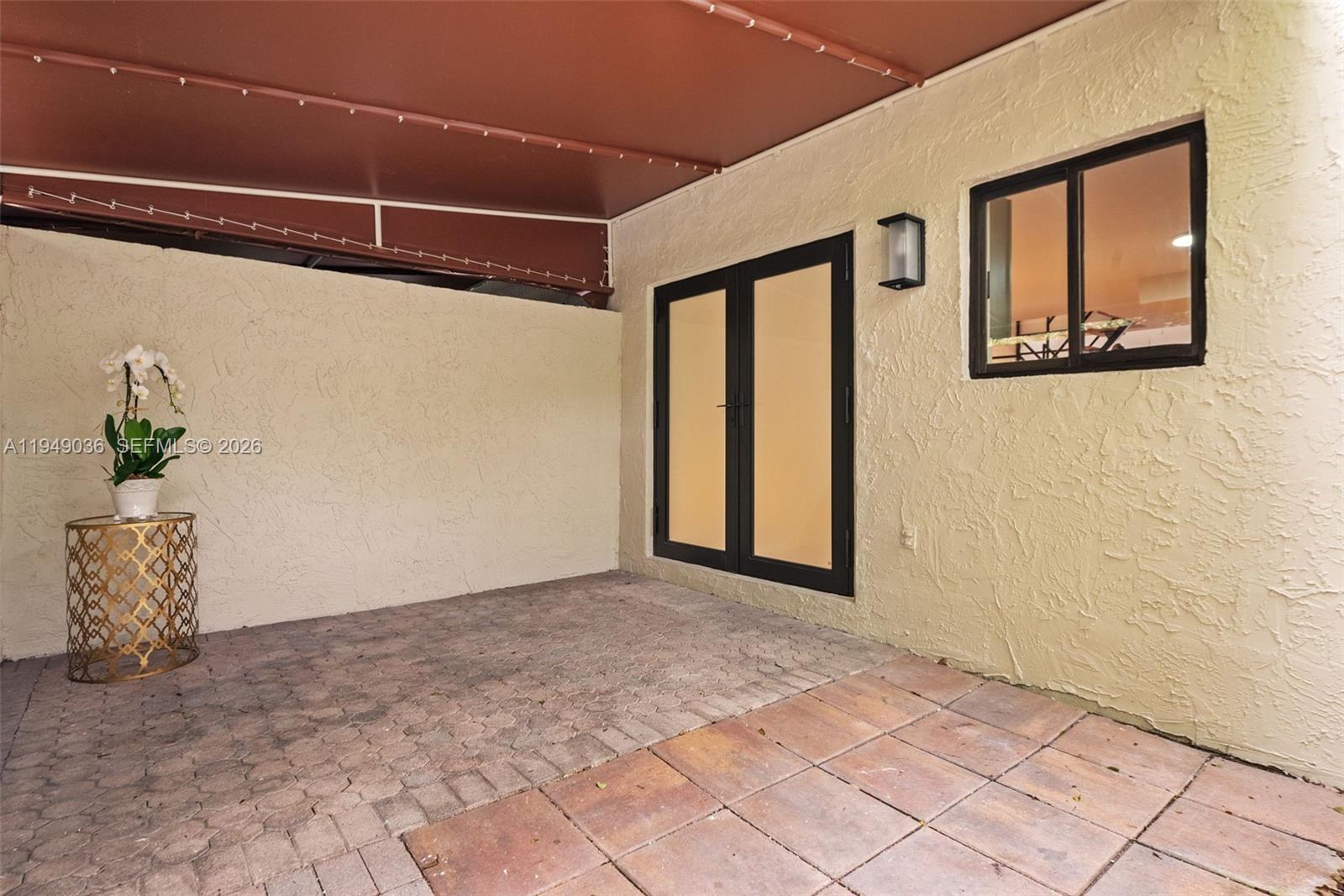 GROVE VILLAS CONDO - Residential