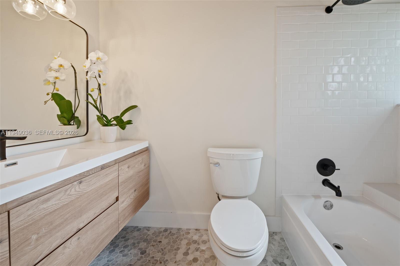 GROVE VILLAS CONDO - Residential