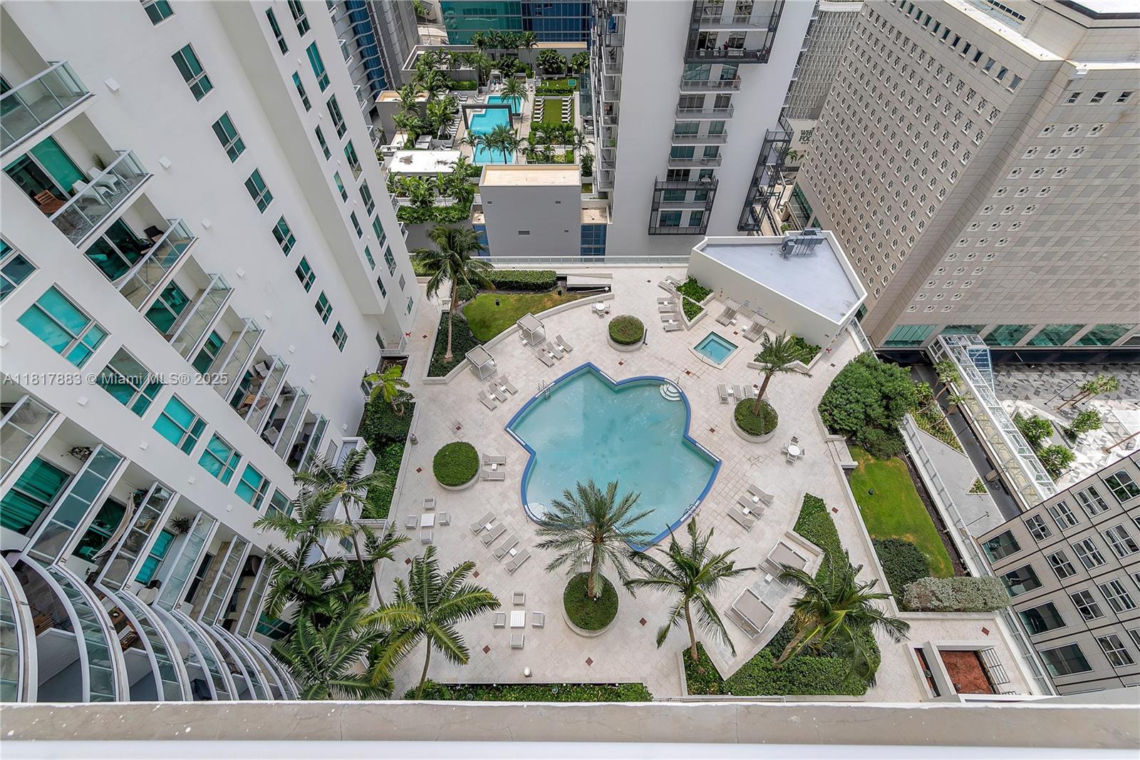 MET 1 CONDO - Residential Lease