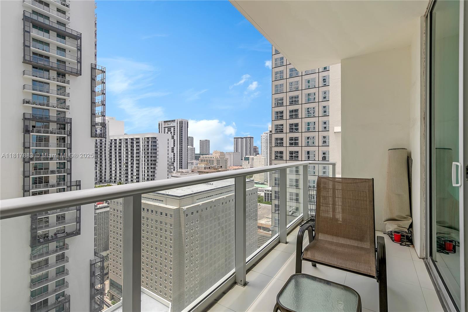 MET 1 CONDO - Residential Lease