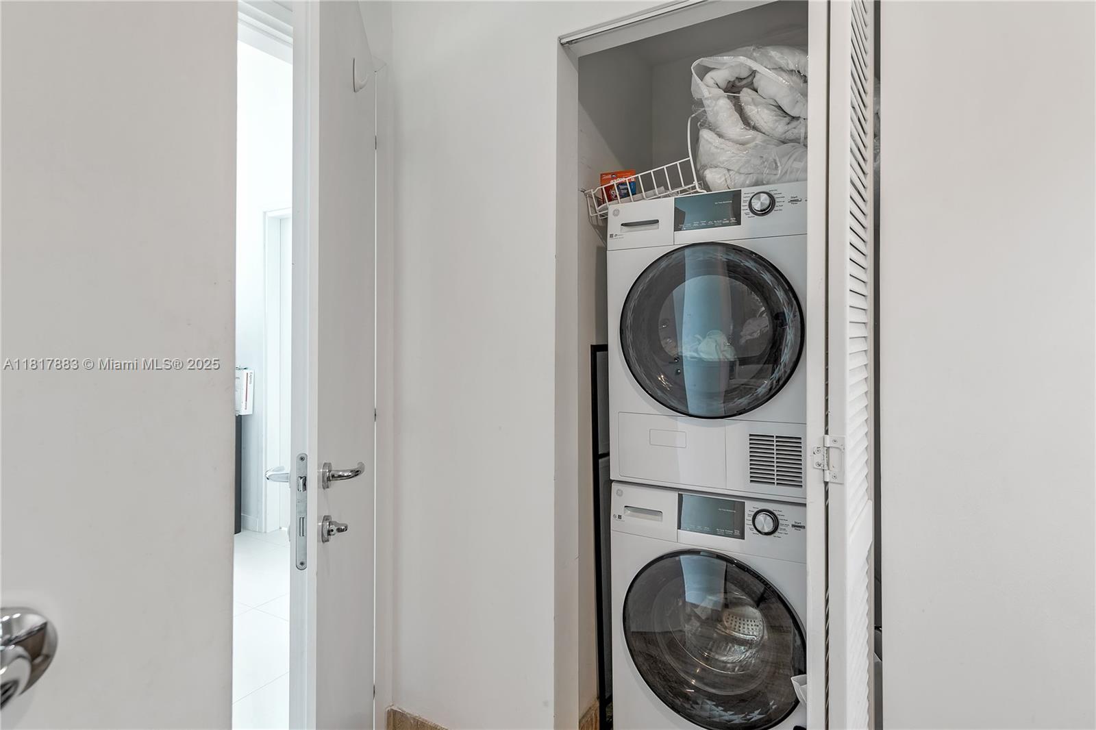 MET 1 CONDO - Residential Lease