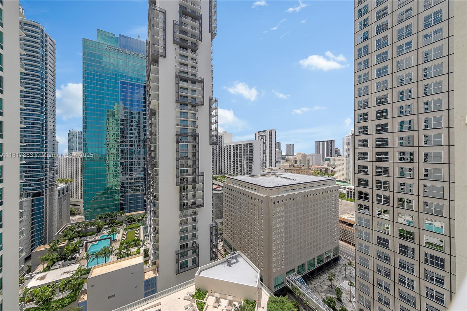 MET 1 CONDO - Residential Lease