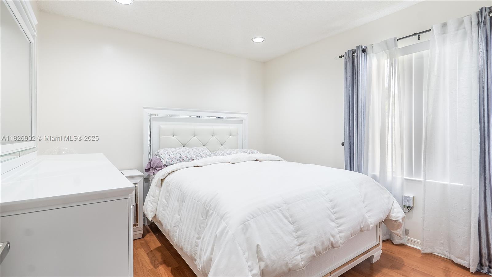 FLAMINGO ESTATES - Residential