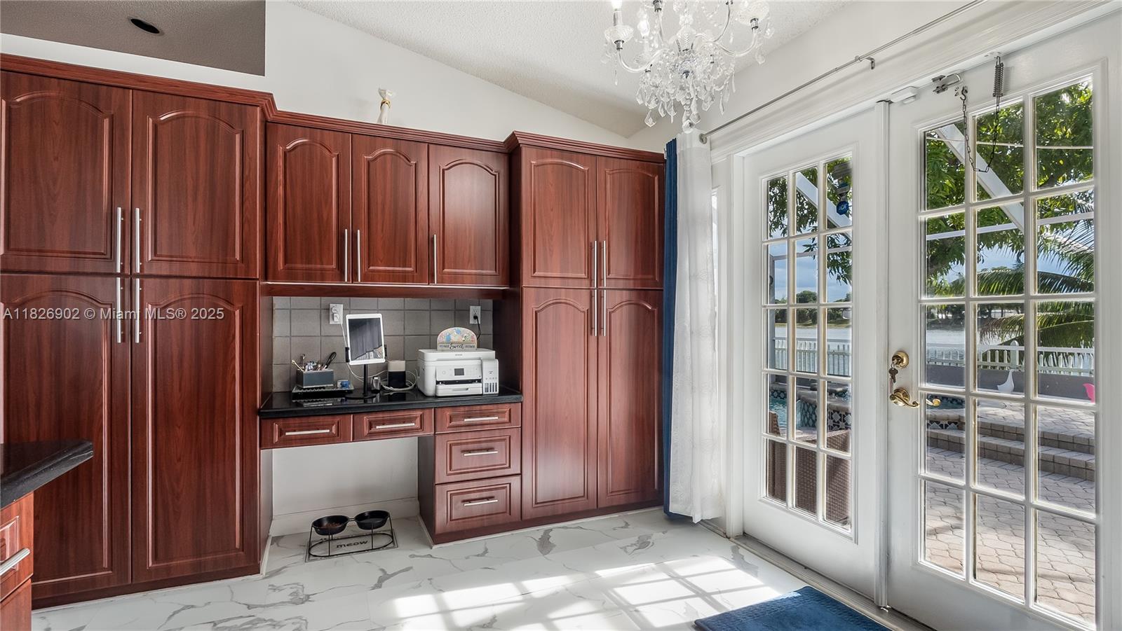 FLAMINGO ESTATES - Residential