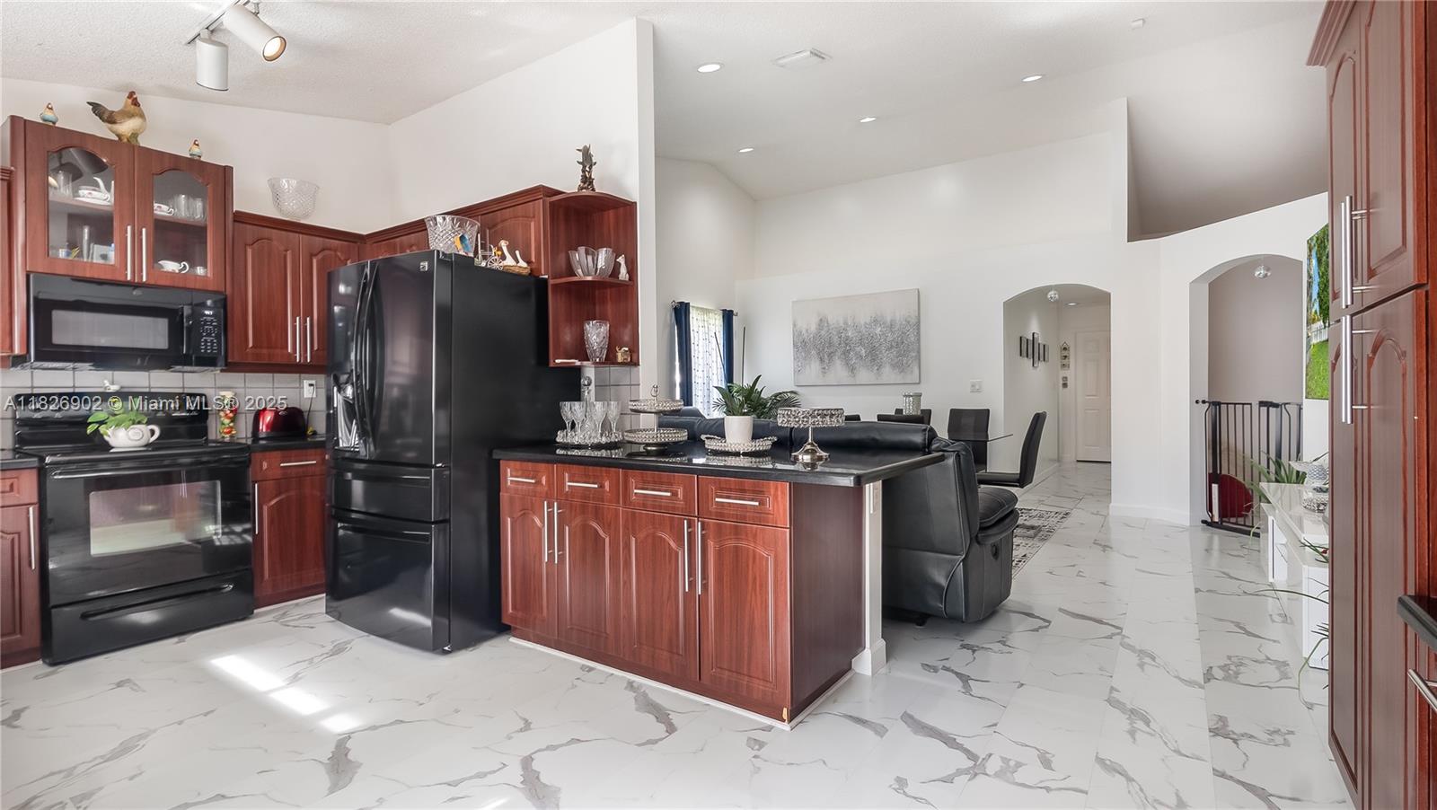 FLAMINGO ESTATES - Residential