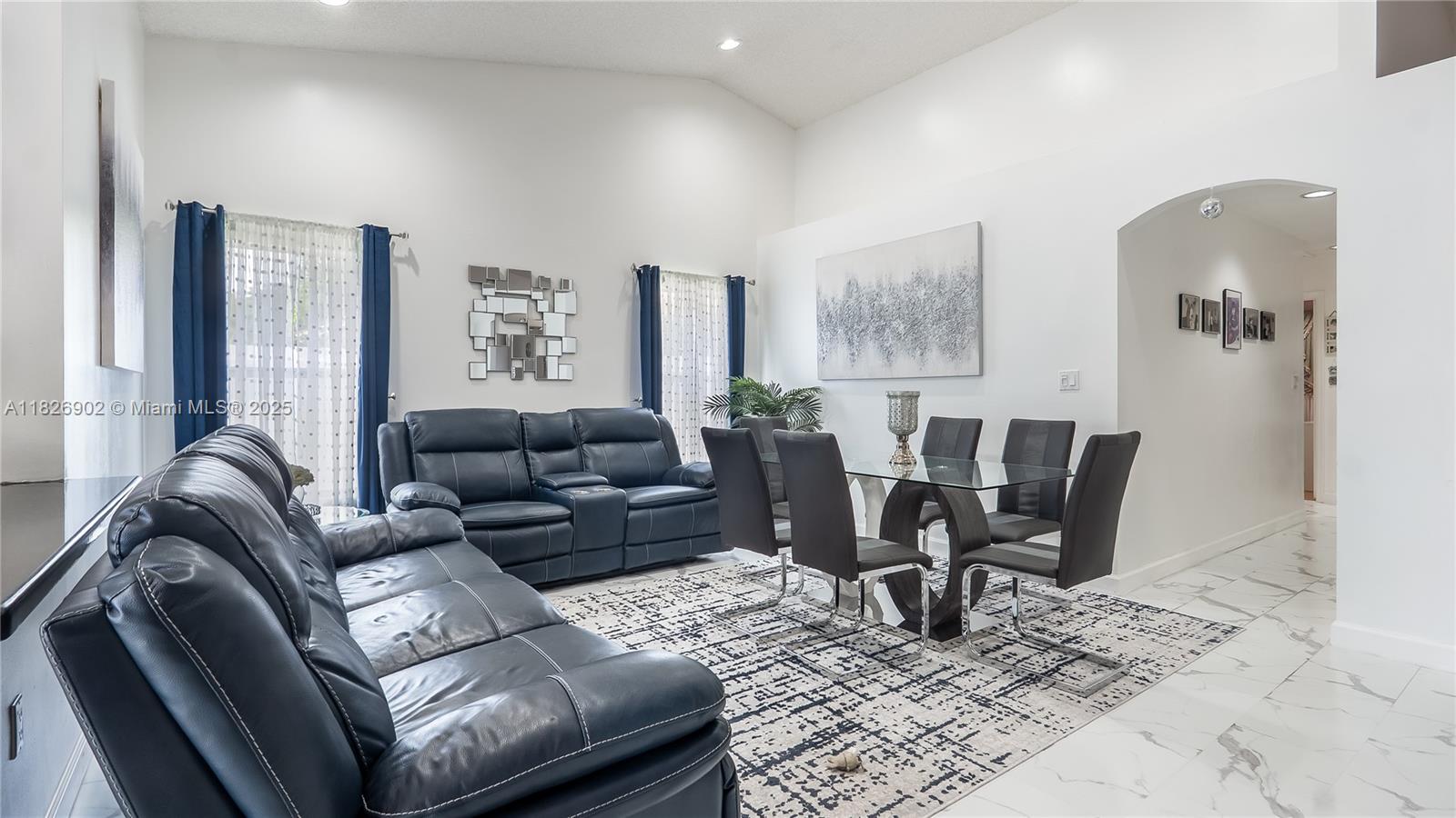 FLAMINGO ESTATES - Residential