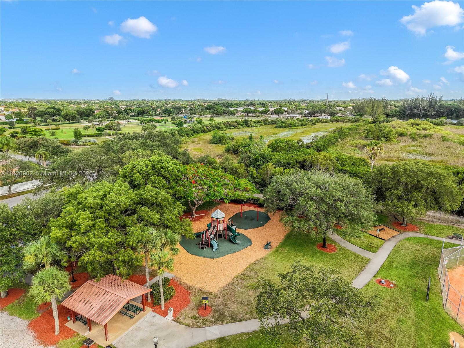 FLAMINGO ESTATES - Residential