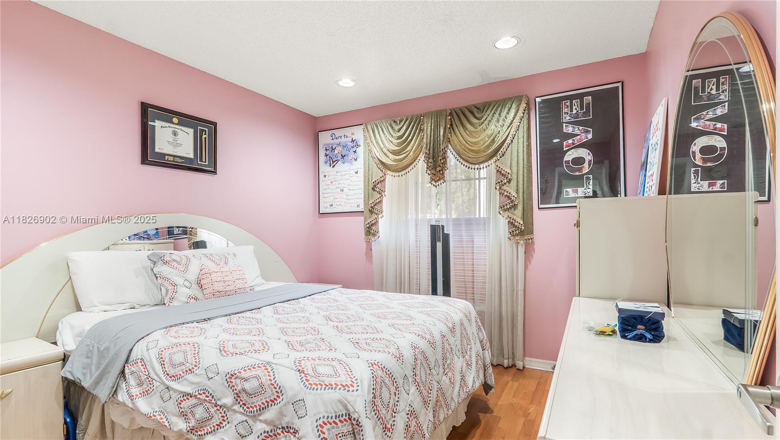 FLAMINGO ESTATES - Residential