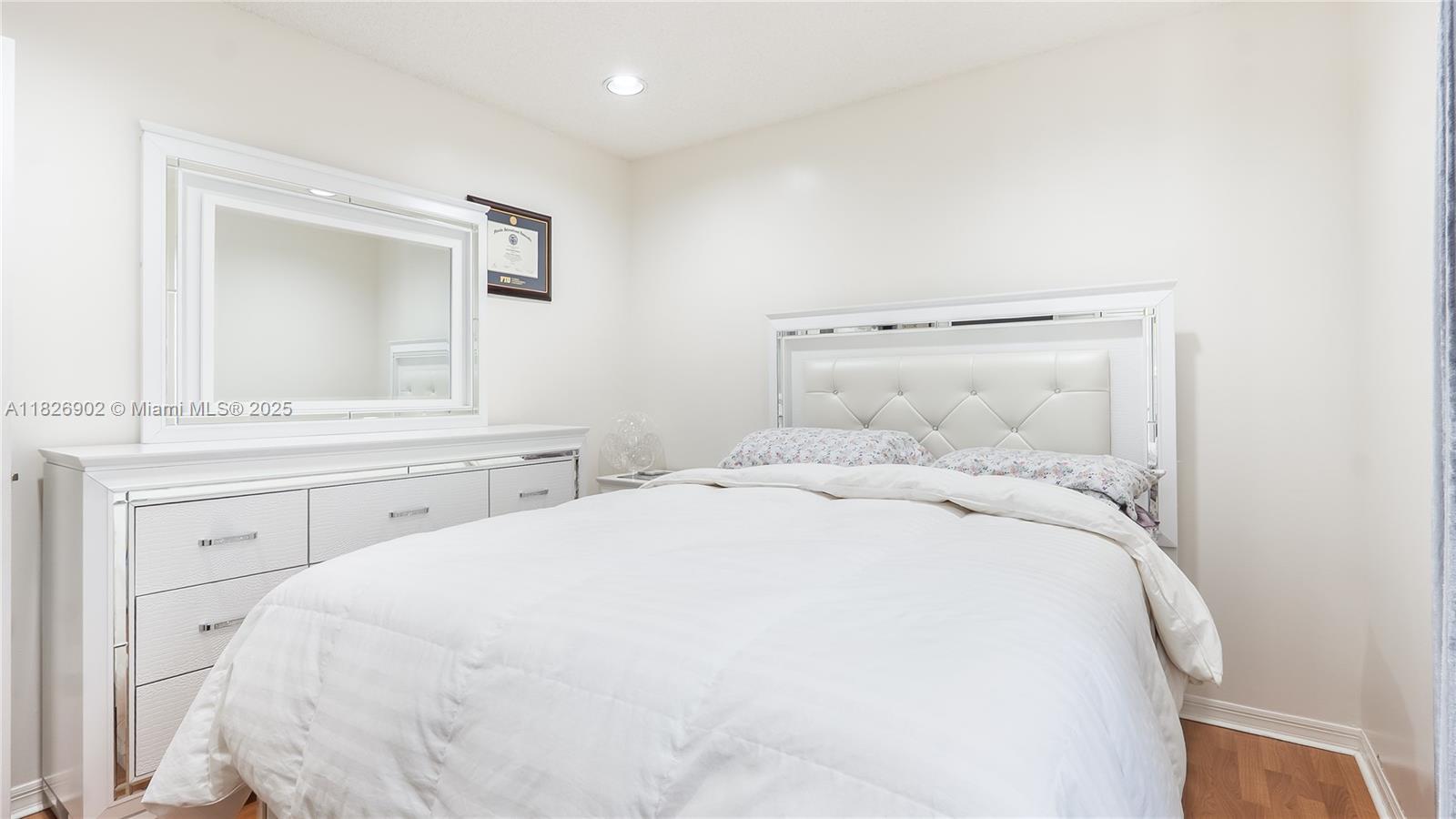 FLAMINGO ESTATES - Residential