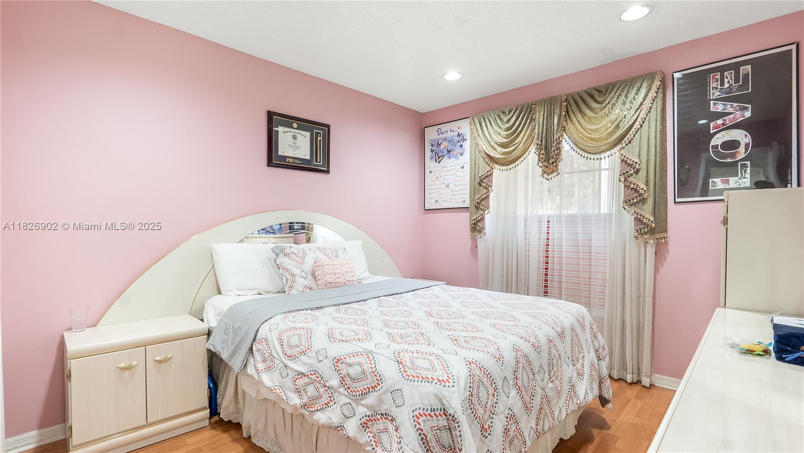 FLAMINGO ESTATES - Residential