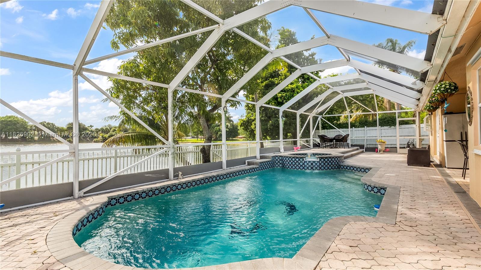 FLAMINGO ESTATES - Residential