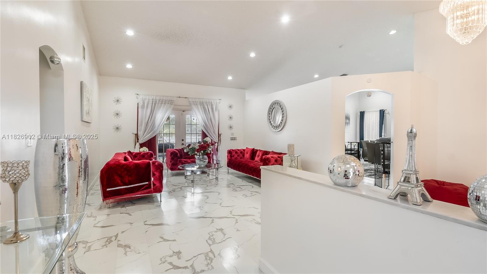 FLAMINGO ESTATES - Residential
