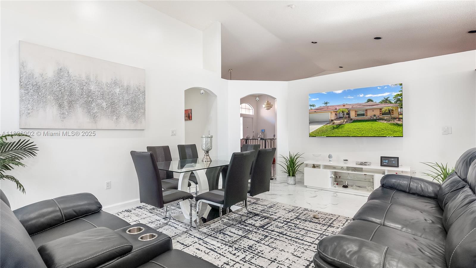FLAMINGO ESTATES - Residential