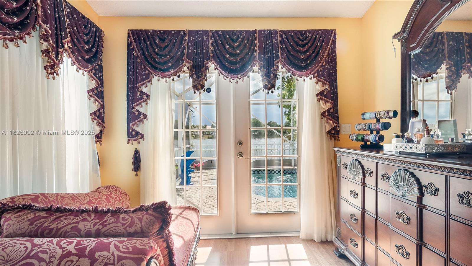 FLAMINGO ESTATES - Residential