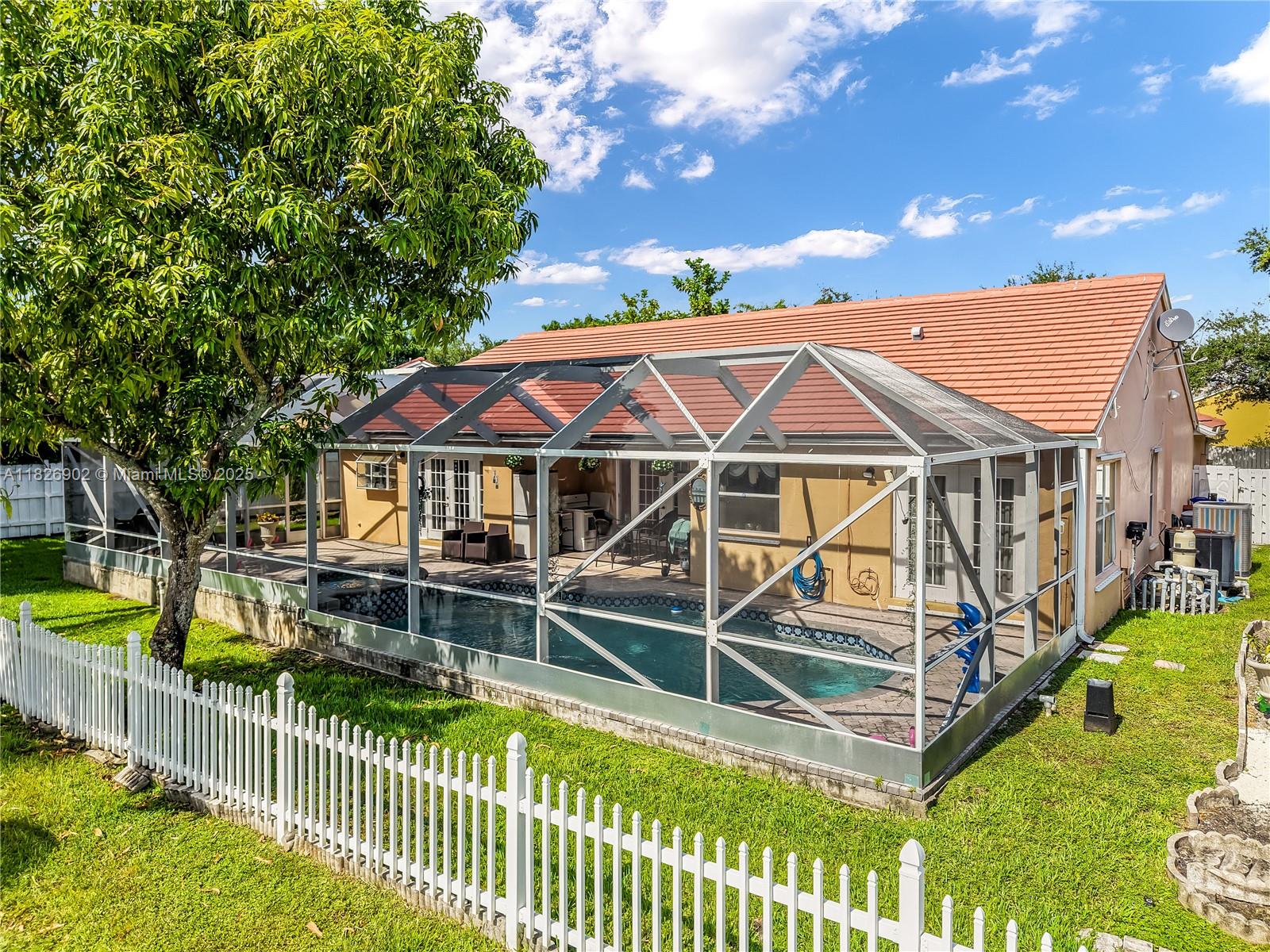 FLAMINGO ESTATES - Residential