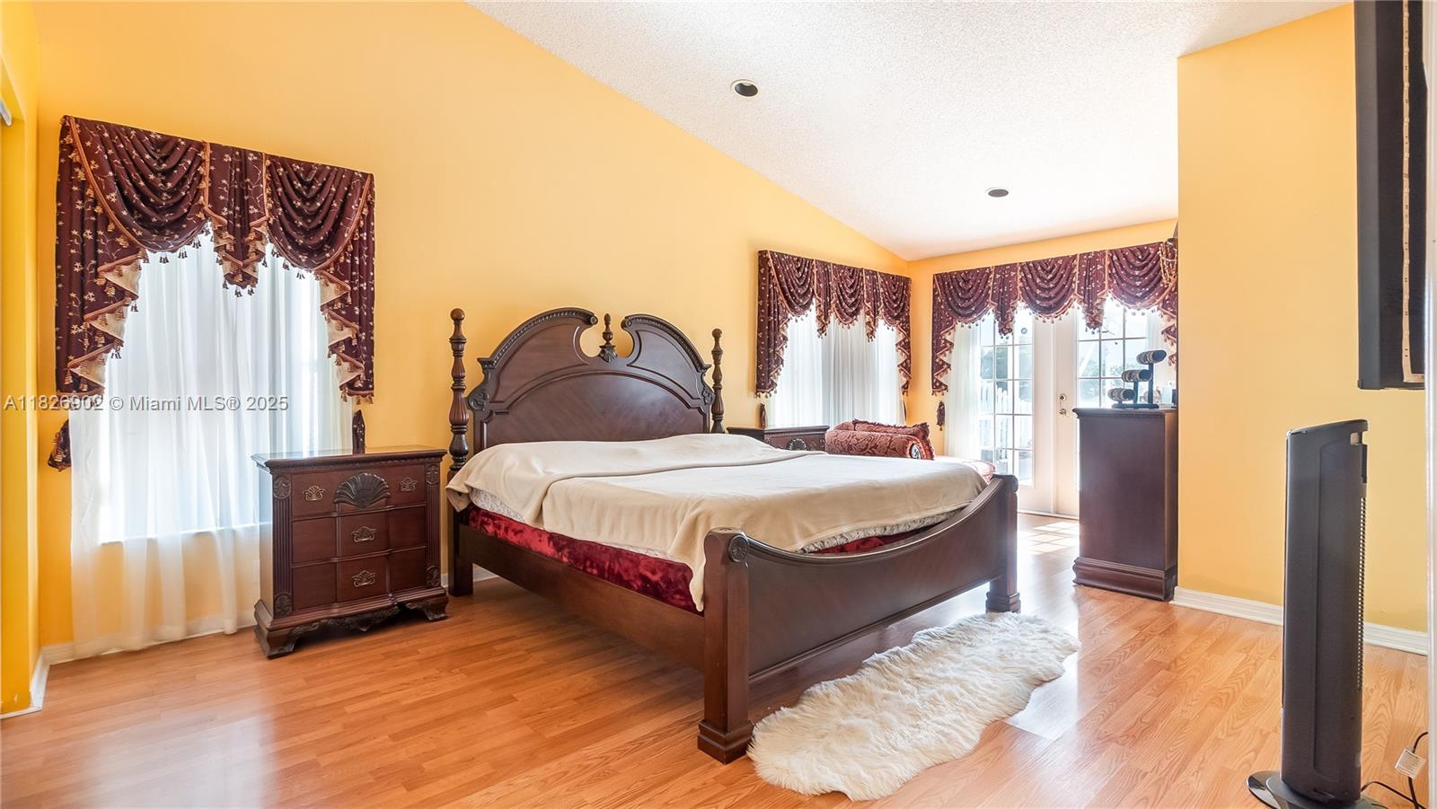 FLAMINGO ESTATES - Residential