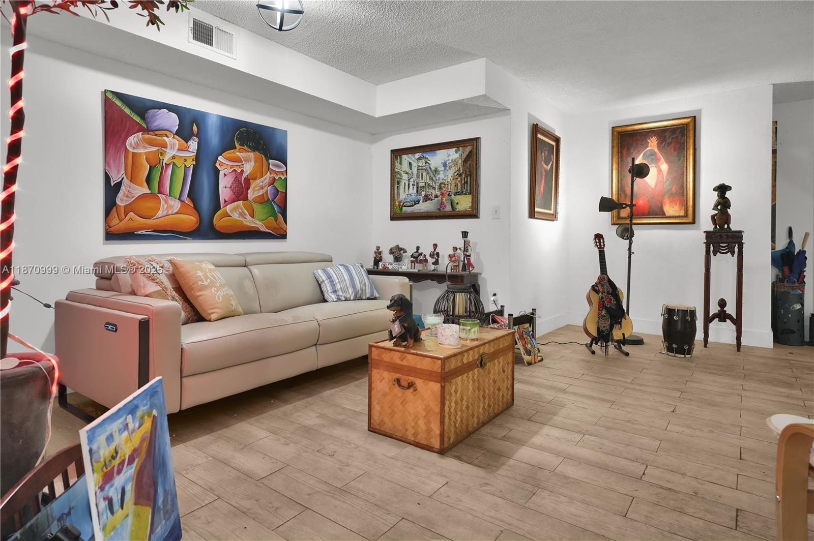 1131 SW 104th Ct
