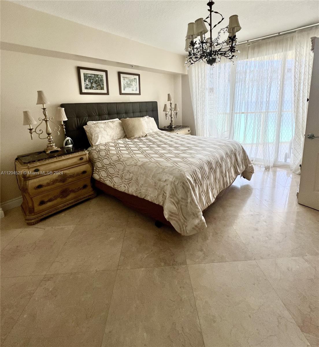 LA PERLA CONDO - Residential Lease