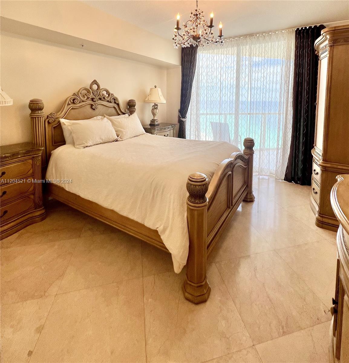 LA PERLA CONDO - Residential Lease