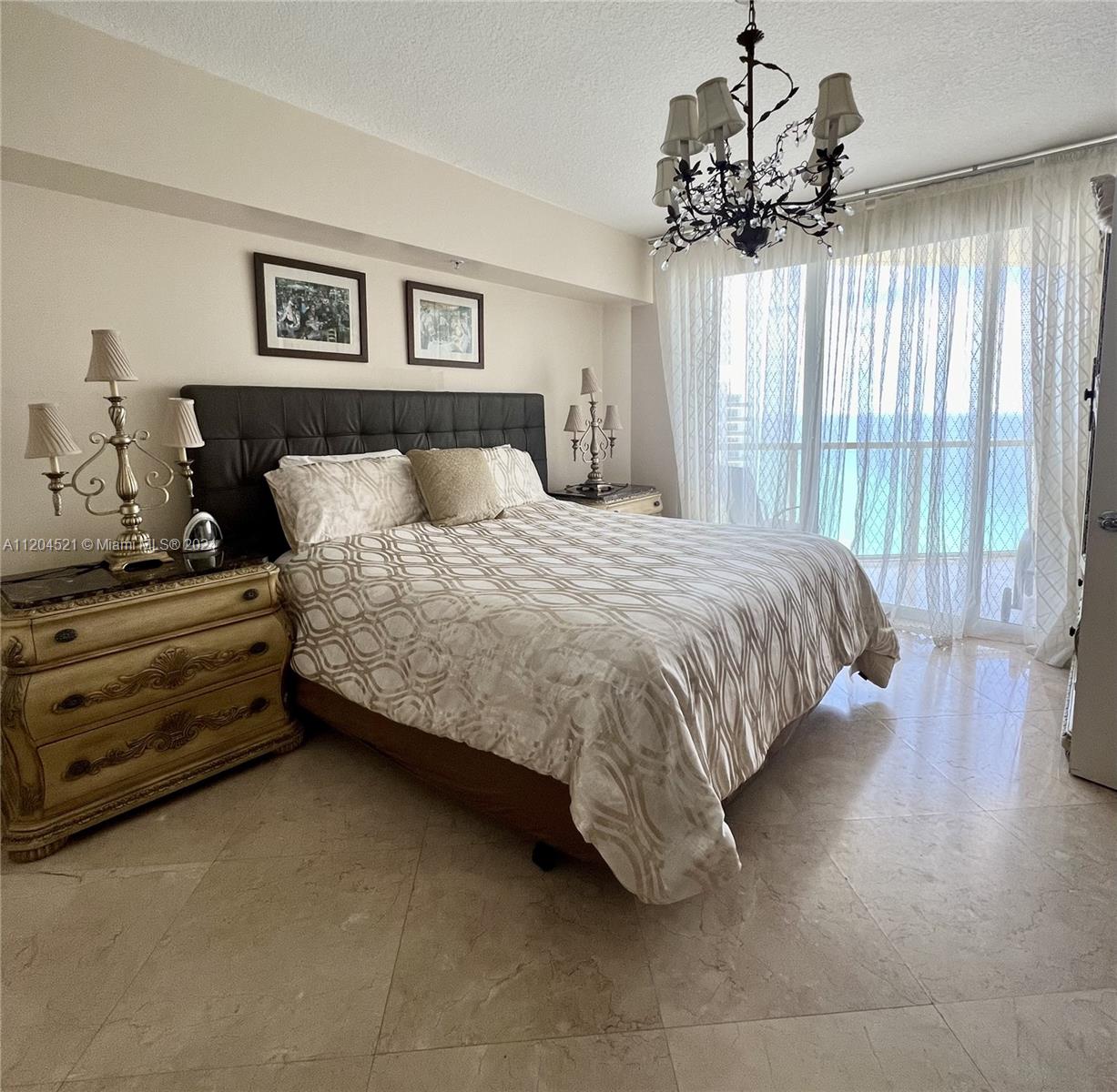 LA PERLA CONDO - Residential Lease