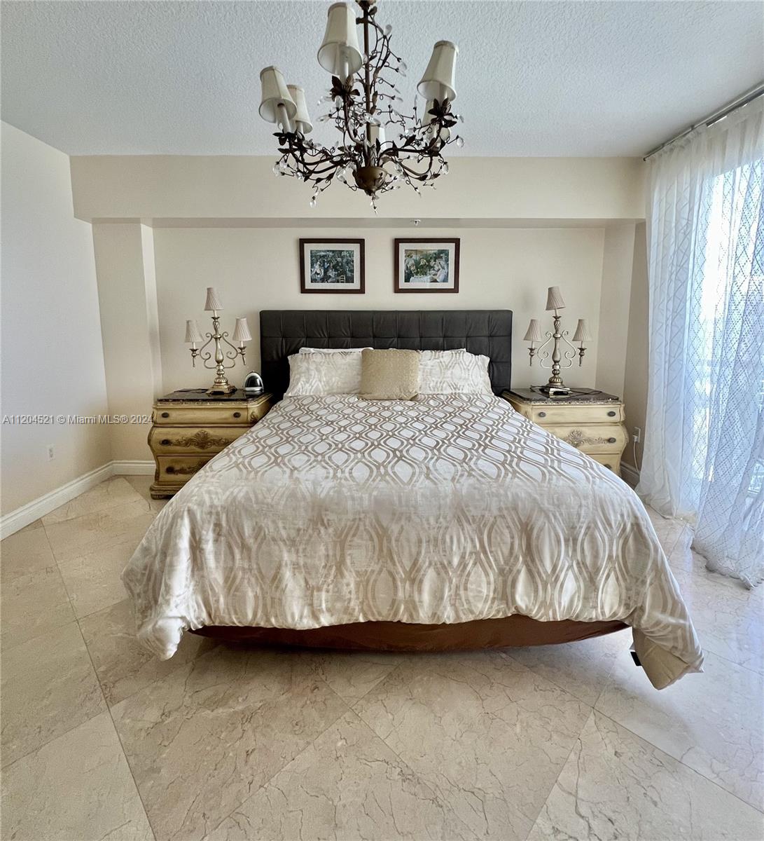 LA PERLA CONDO - Residential Lease