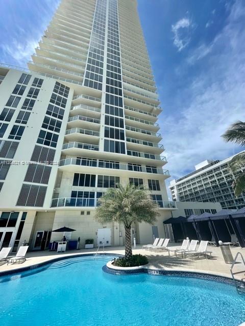 LA PERLA CONDO - Residential Lease