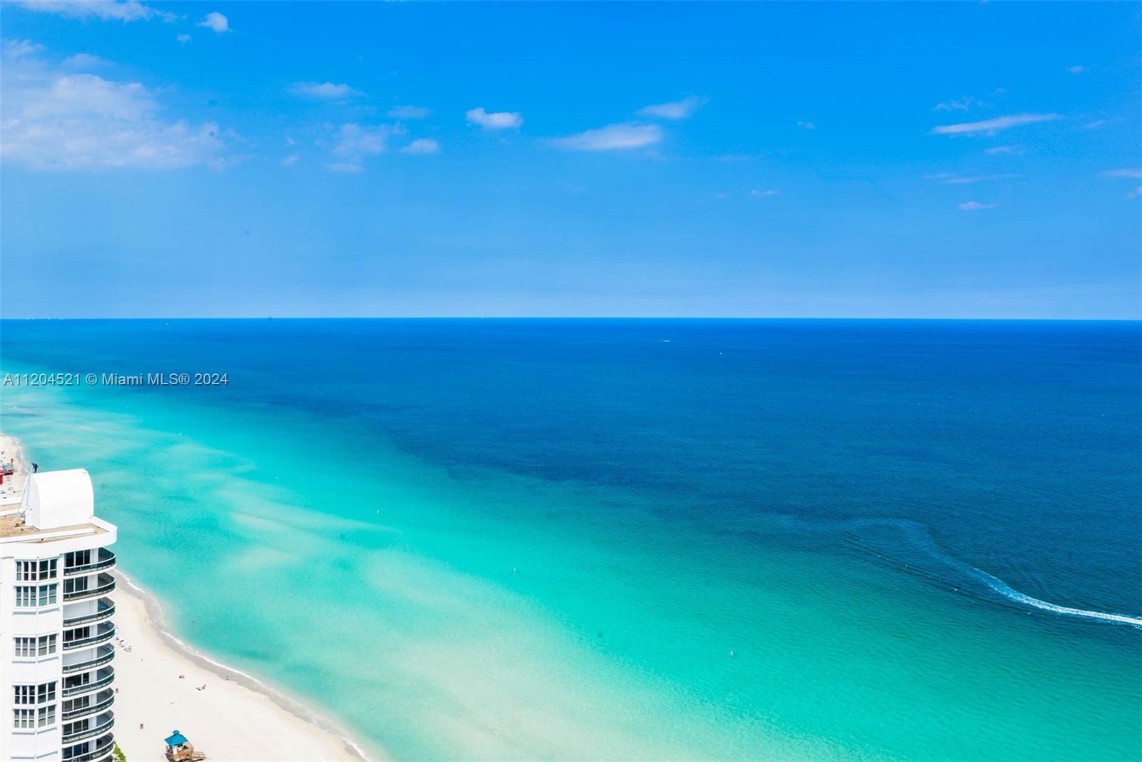 LA PERLA CONDO - Residential Lease