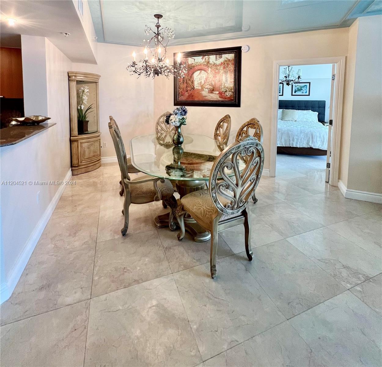 LA PERLA CONDO - Residential Lease