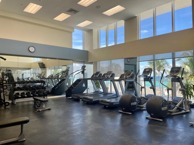 LA PERLA CONDO - Residential Lease