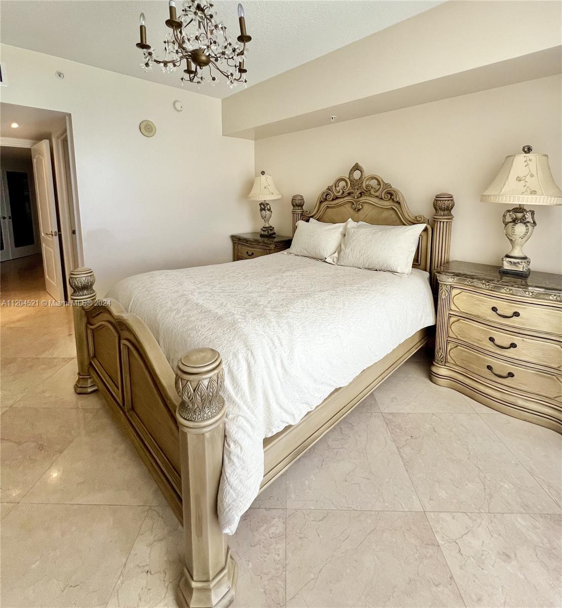 LA PERLA CONDO - Residential Lease