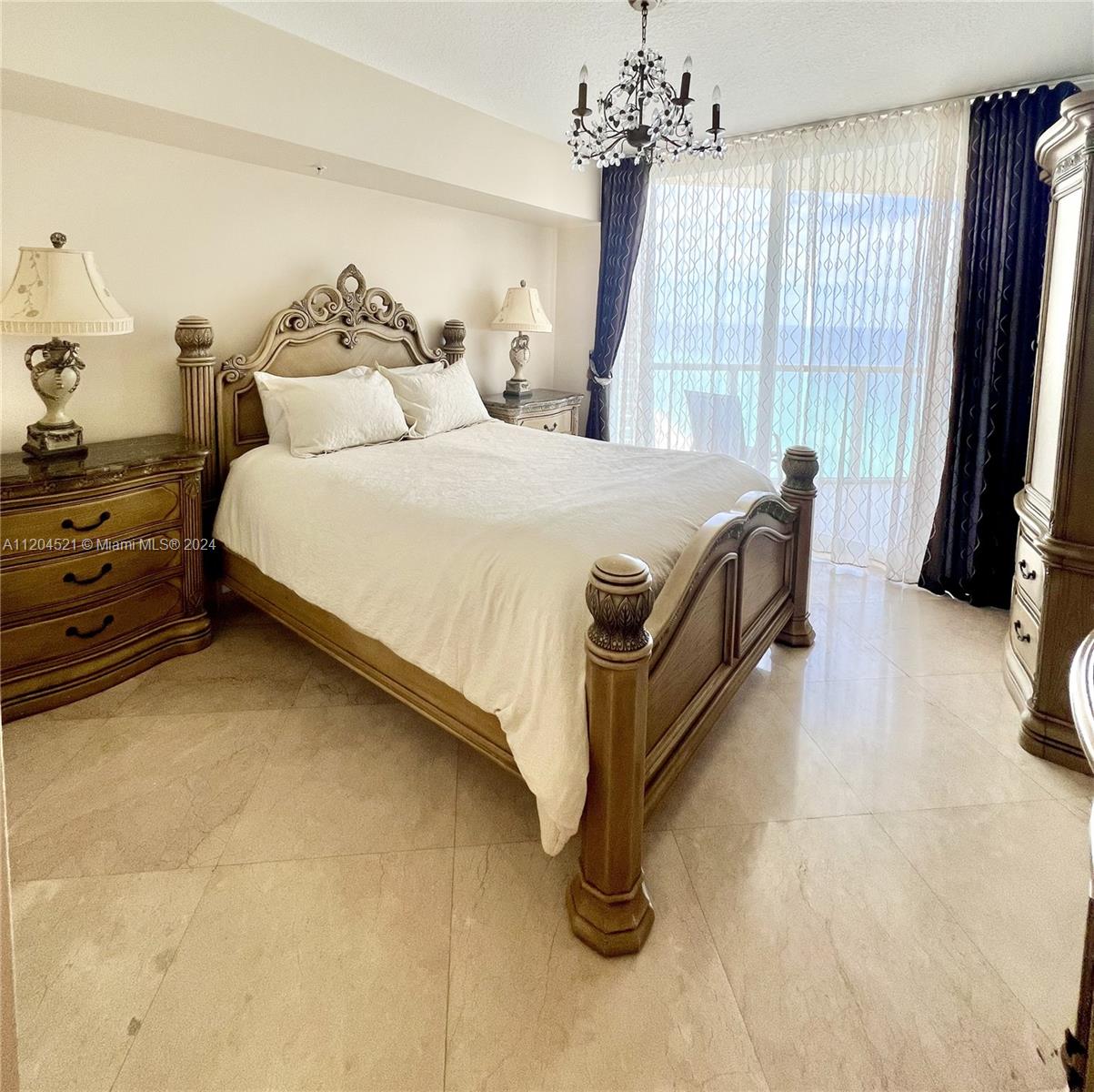 LA PERLA CONDO - Residential Lease