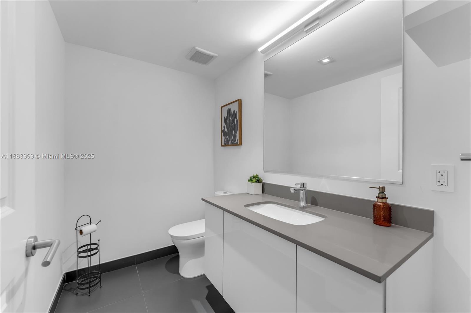 CANVAS CONDO - Residential