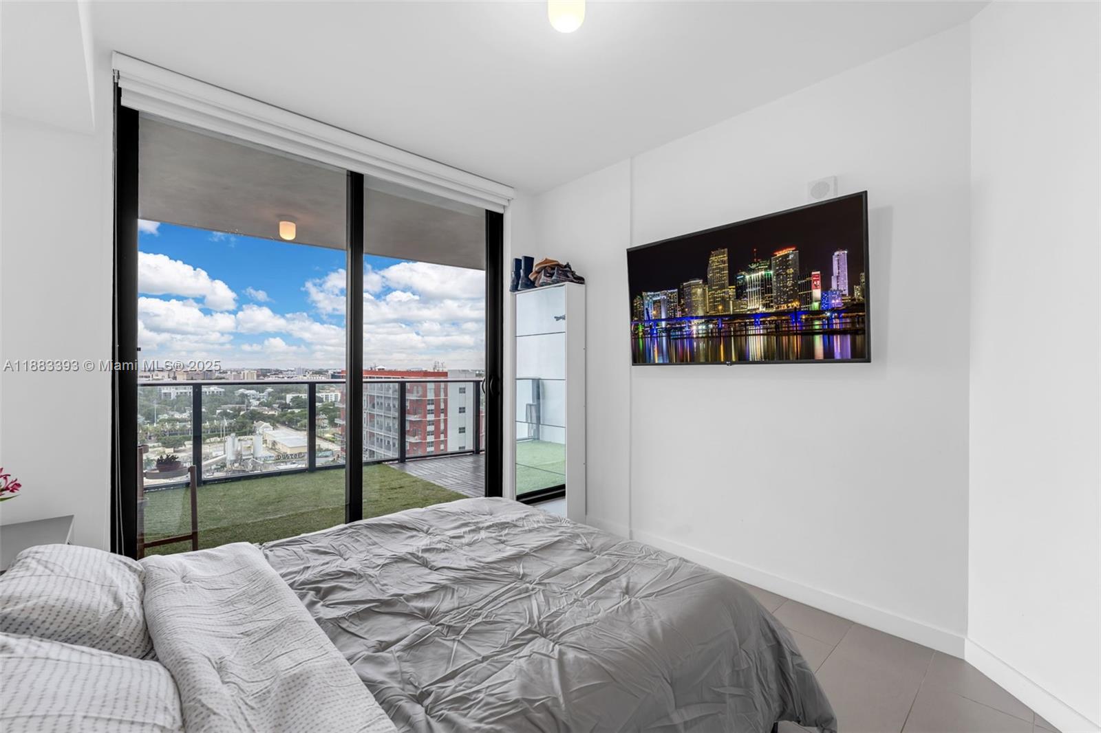 CANVAS CONDO - Residential