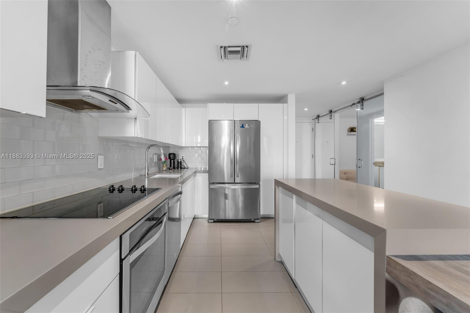 CANVAS CONDO - Residential