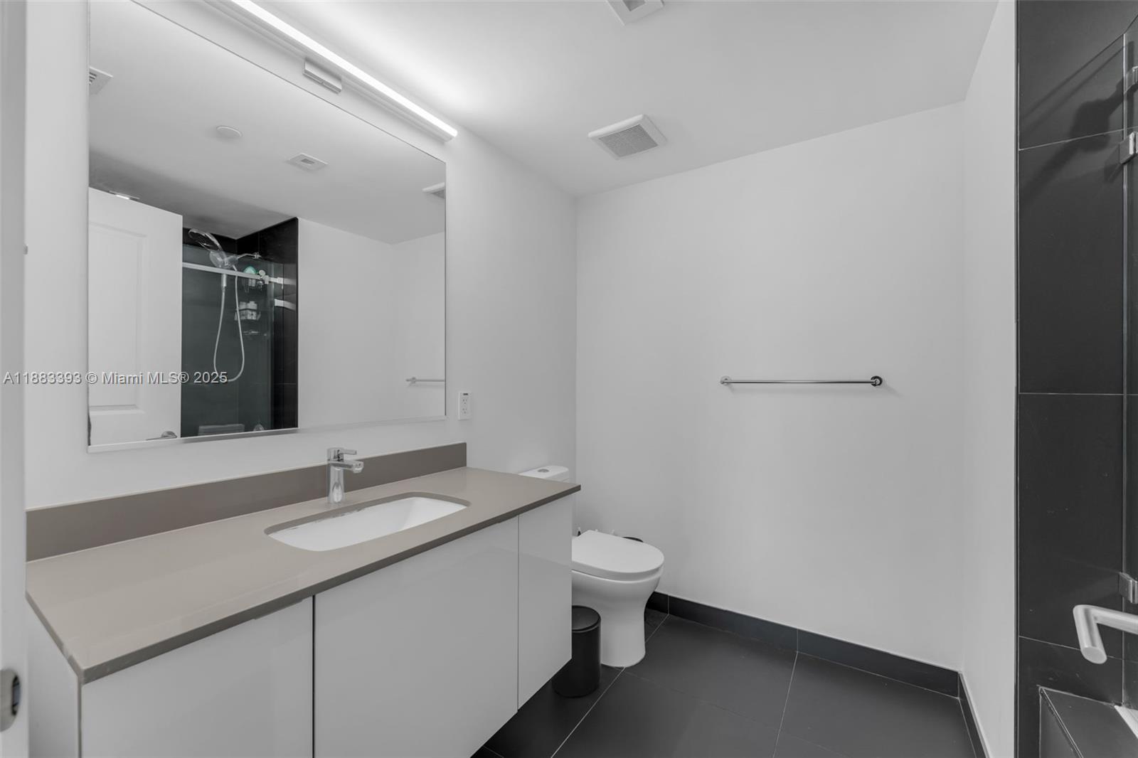 CANVAS CONDO - Residential