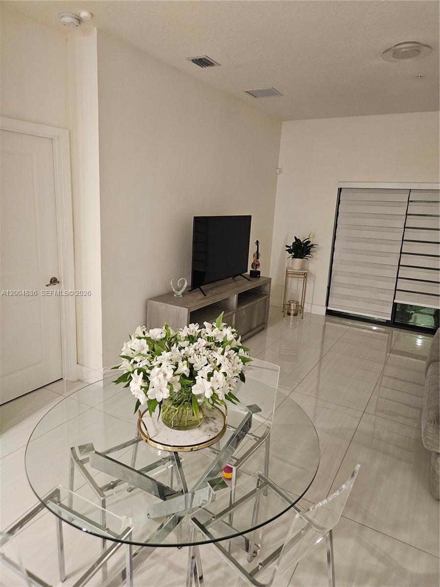 DOWNTOWN DORAL SOUTH - Residential