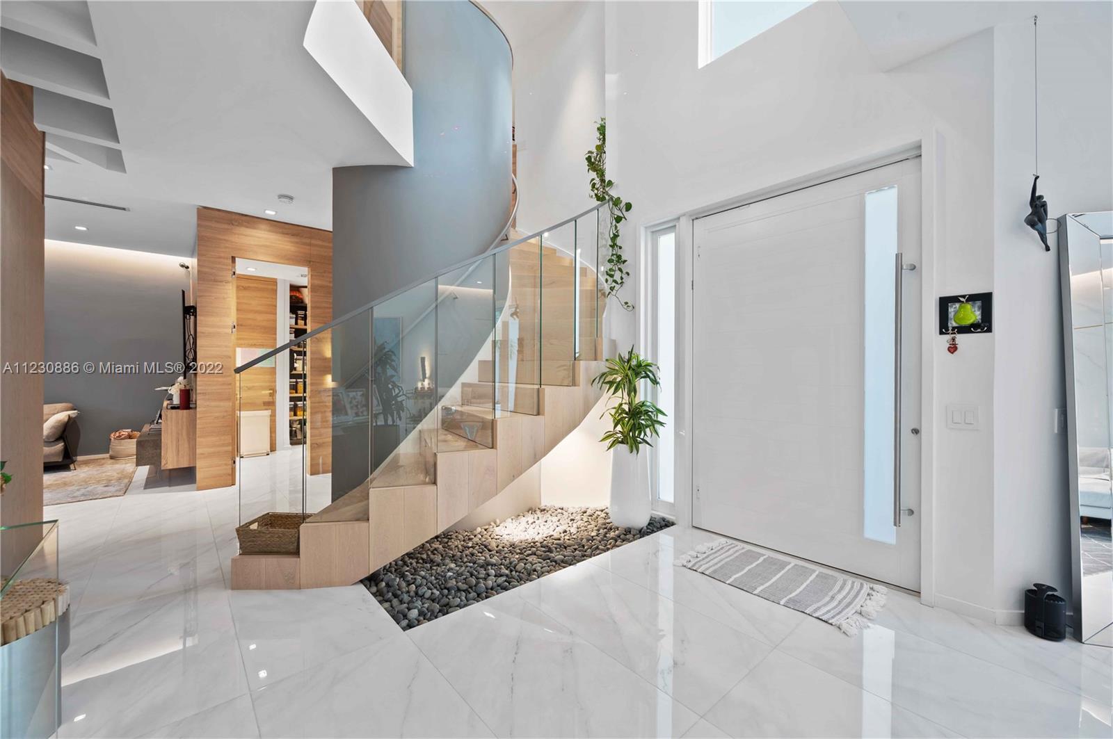 AVENTURA ESTATES - Residential