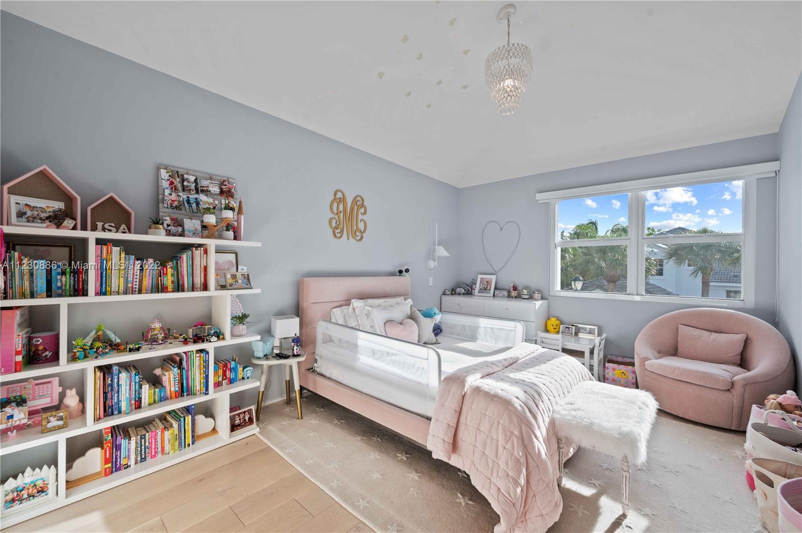 AVENTURA ESTATES - Residential