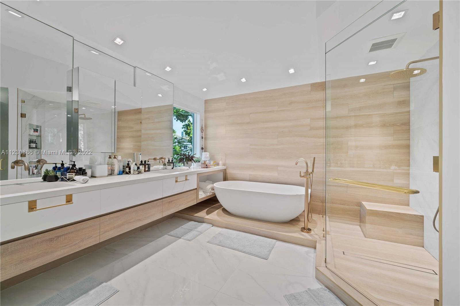 AVENTURA ESTATES - Residential