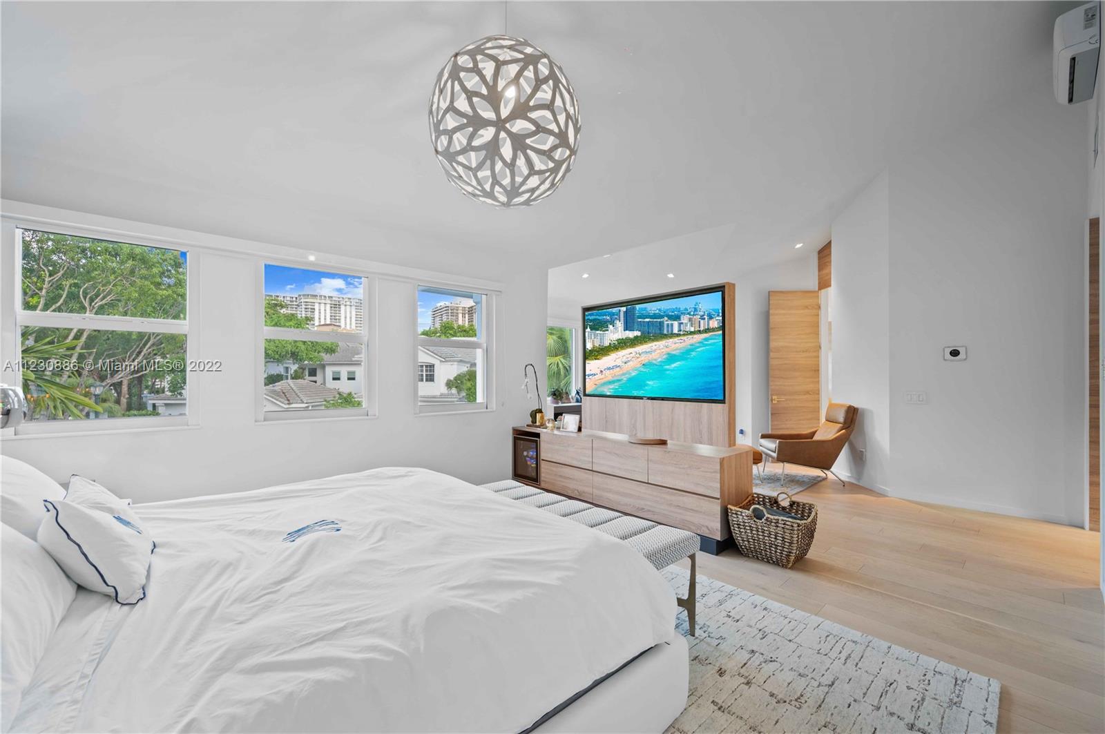 AVENTURA ESTATES - Residential