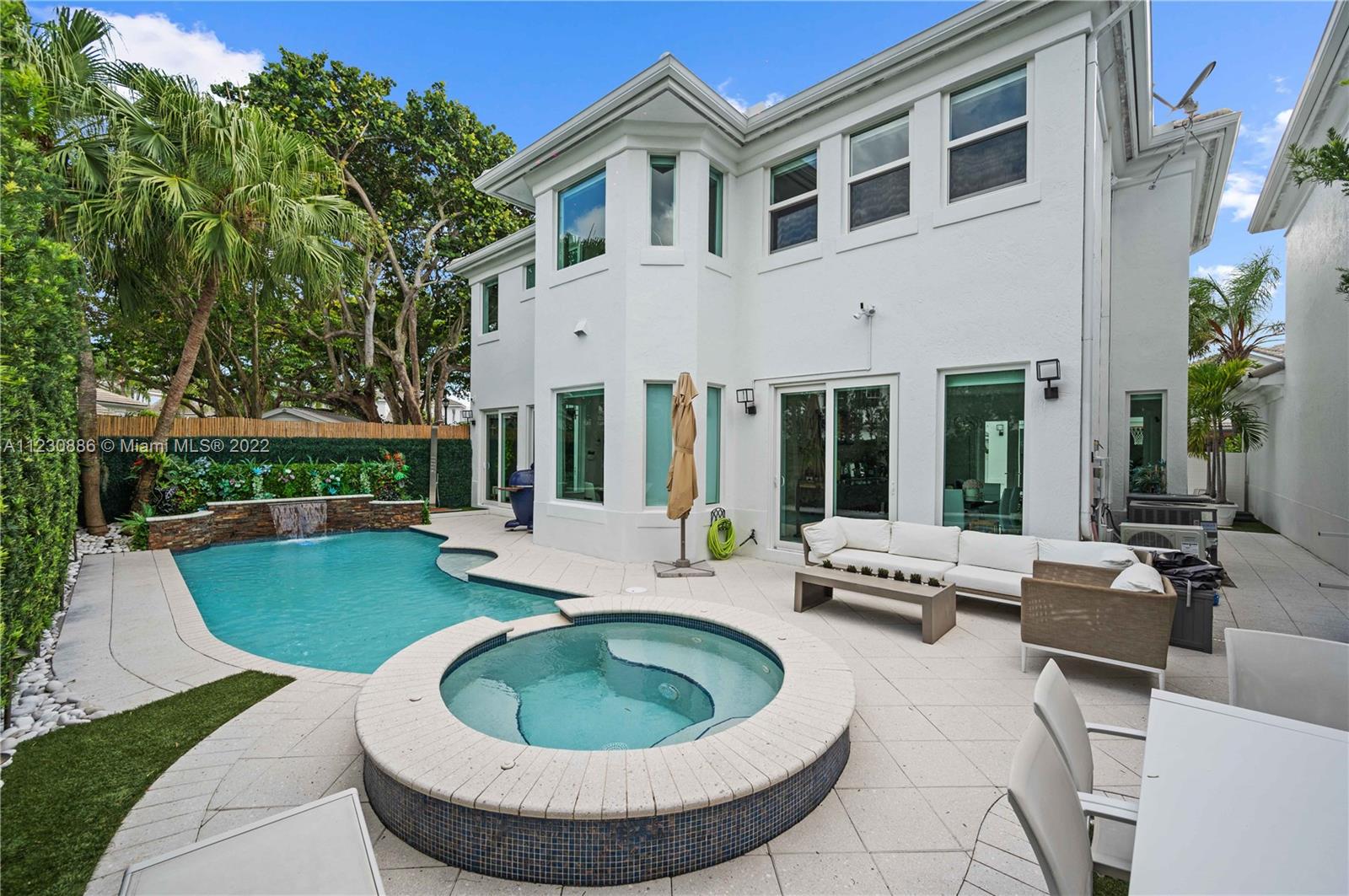 AVENTURA ESTATES - Residential