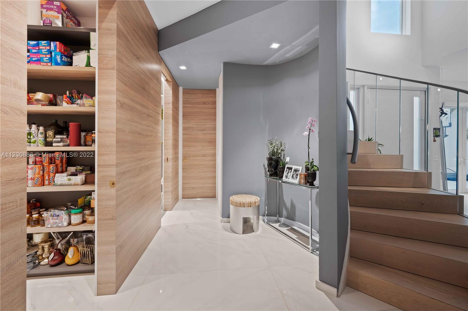 AVENTURA ESTATES - Residential