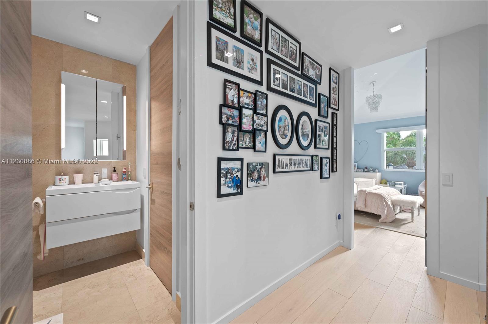 AVENTURA ESTATES - Residential