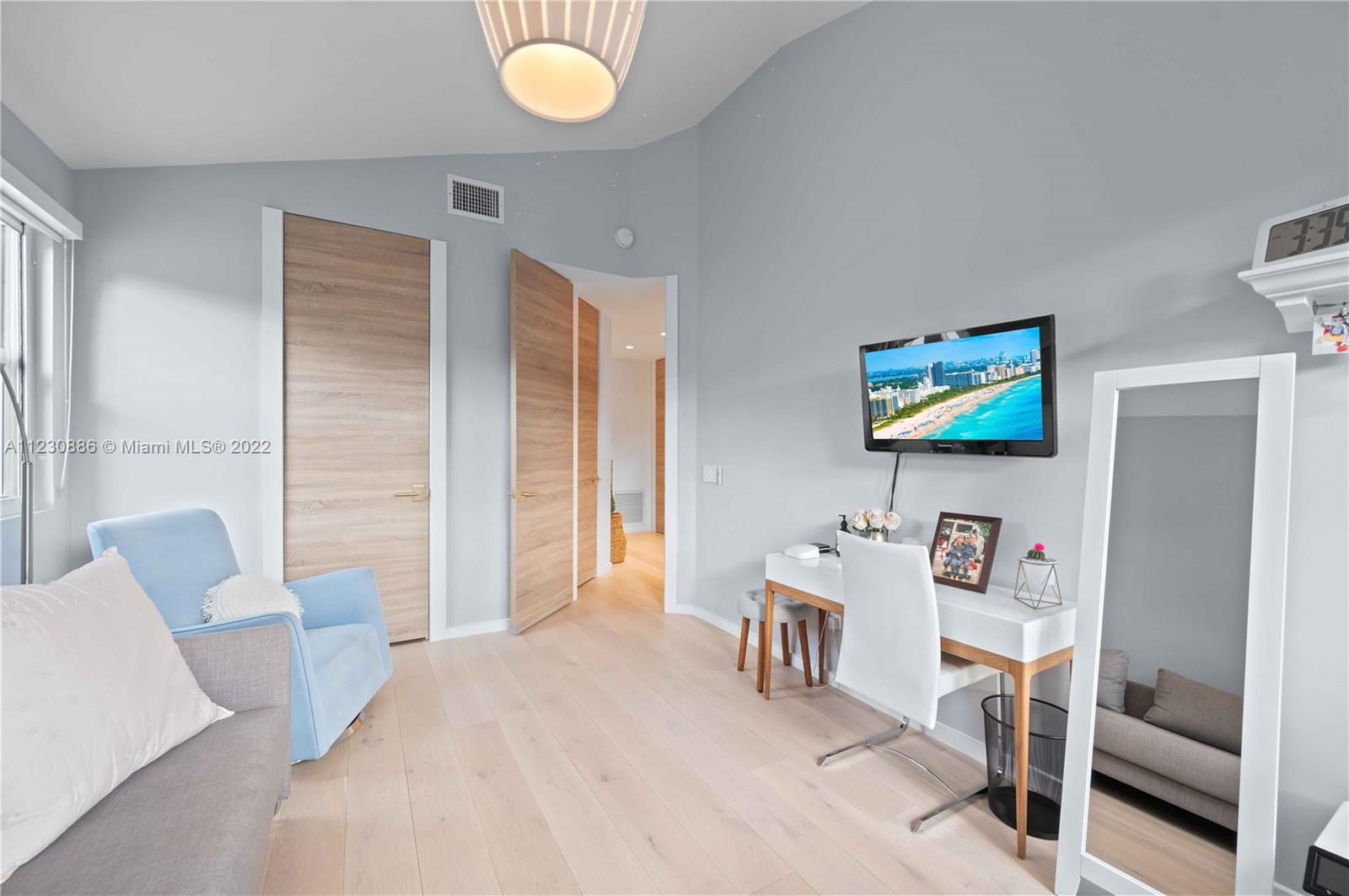 AVENTURA ESTATES - Residential