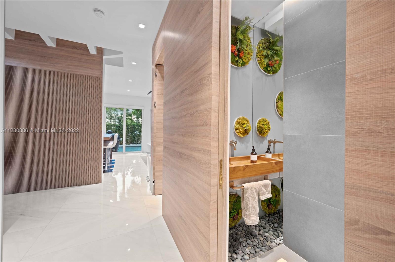 AVENTURA ESTATES - Residential