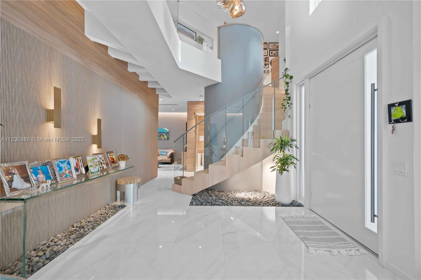 AVENTURA ESTATES - Residential